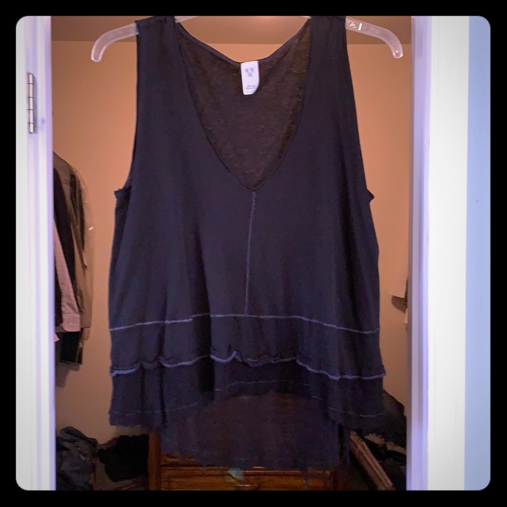 Hi-low v-neck tank